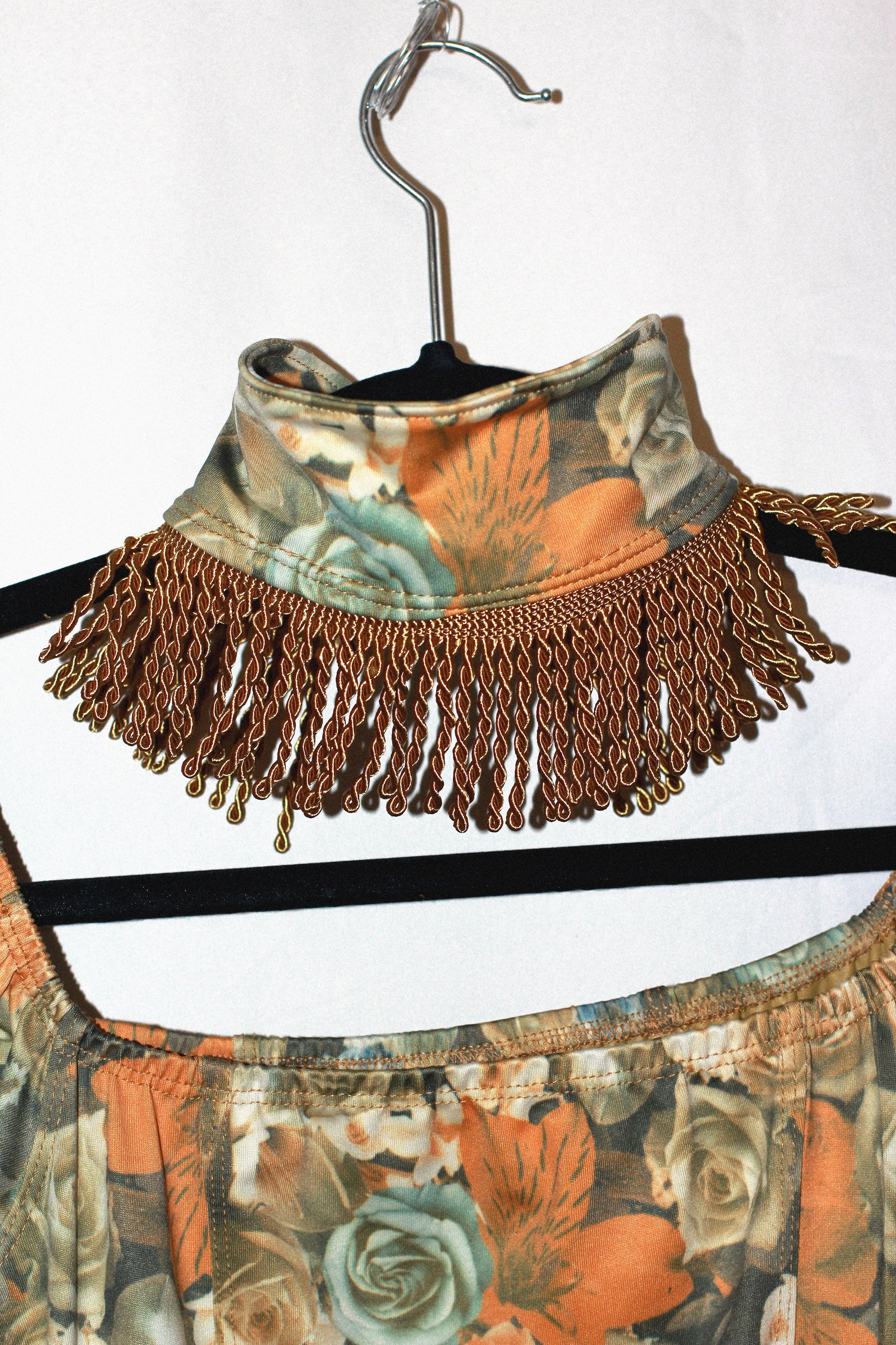 Blooming Fringe Neckband