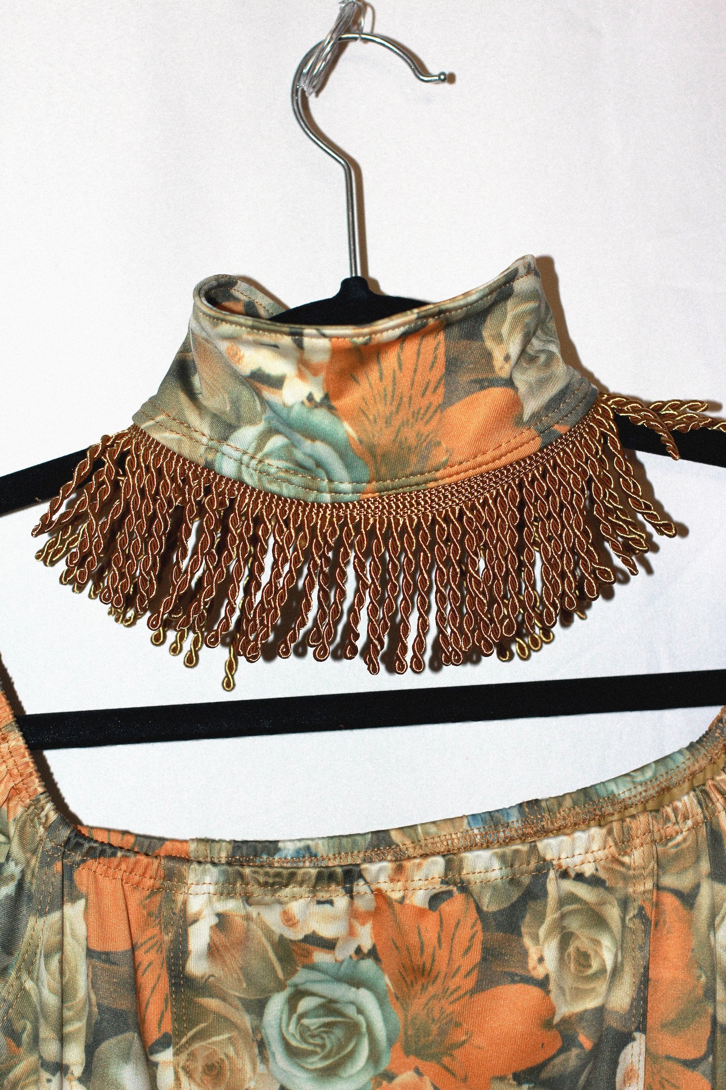 Blooming Fringe Neckband